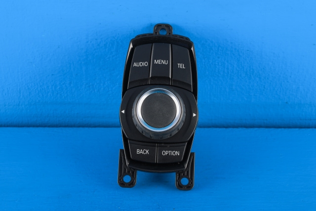 Bilstereo betjeningspanel til BMW 1-Serie, 2011-2015 (Fase 1) (F20/F21) (F20/F21) (BMW|9 261 704)