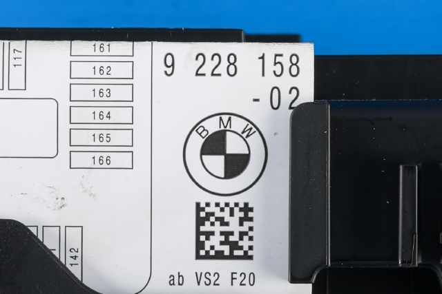 Sikringsboks bagasjerom til BMW 1-Serie 2011-2015 (Fase 1) (F20/F21) (F20/F21) (BMW|61.14-9 261 111|)