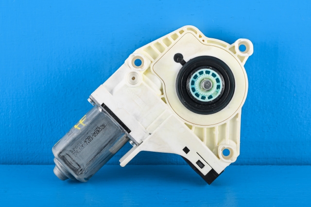 Ruteheis, kun motor, høyre foran til Land Rover Discovery 2009-2017 (Type IV) (LAND ROVER|AH22-14B552-AA|)