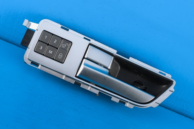 Dørhåndtak inv venst foran til Land Rover Discovery, 2009-2017 (Type IV)