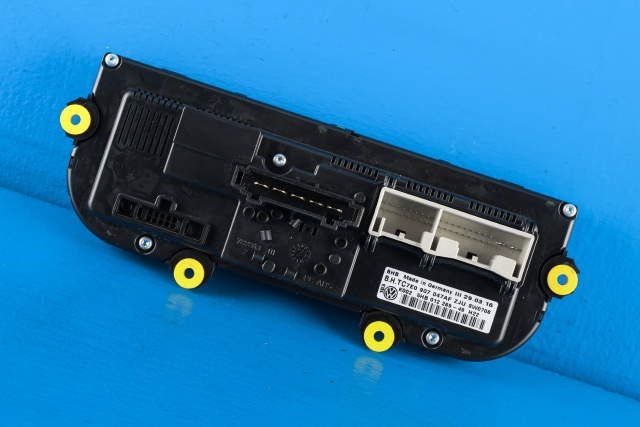 Varmeapparat betjening til VW Transporter / Caravelle 2015-2019 (T6) (T6) (HELLA|5HB 012 269-49|7E0 907 047 AF|)