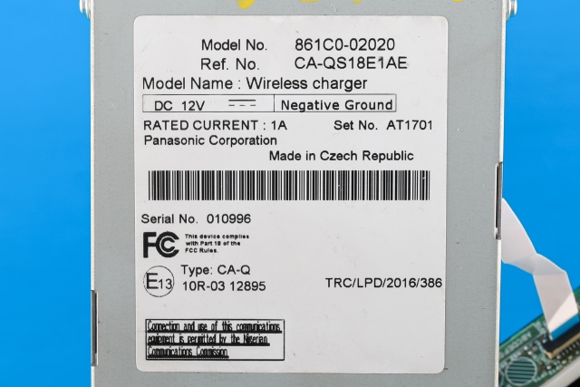 Dashbord trådløs mobillader til Toyota Corolla 2019-->>  (TOYOTA|861C0-02020|)