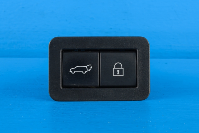 Bryter baklukeåpner til Toyota Corolla, 2019-->>