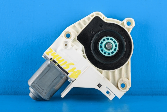 Ruteheis, kun motor, høyre bak til Audi A4 2007-2014 (Type IV) (B8) (B8) (VAG|8K0 959 812 A|)