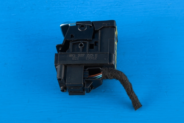Bryter elektrisk håndbrekk/parkbrems til Audi A4 2007-2014 (Type IV) (B8) (B8) (VAG|8K1 927 225 E|)