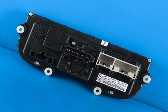 Varmeapparat betjening til VW Caddy 2015-2020 (Type III, Fase 3)  (HELLA|5HB 012 108-83|1K8 907 426 AQ|)
