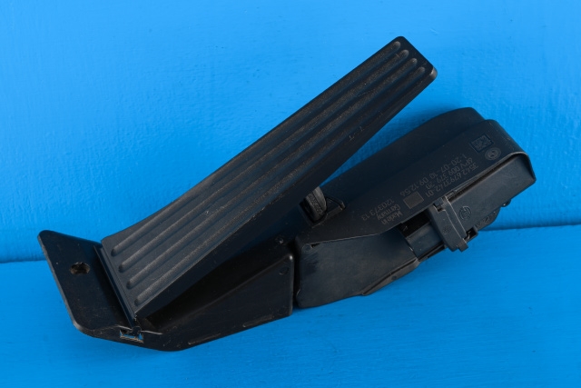 Pedal gass til BMW X1, 2009-2015 (E84) (E84) (HELLA|6PV 009 379-20)