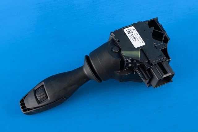 Bryter visker til Ford Fiesta 2013-2017 (Type VI, Fase 2)  (FORD|8A6T-17A553-AC|)