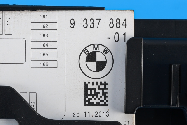 Sikringsboks bagasjerom til BMW 1-Serie 2011-2015 (Fase 1) (F20/F21) (F20/F21) (BMW|61.14-9 337 880|)