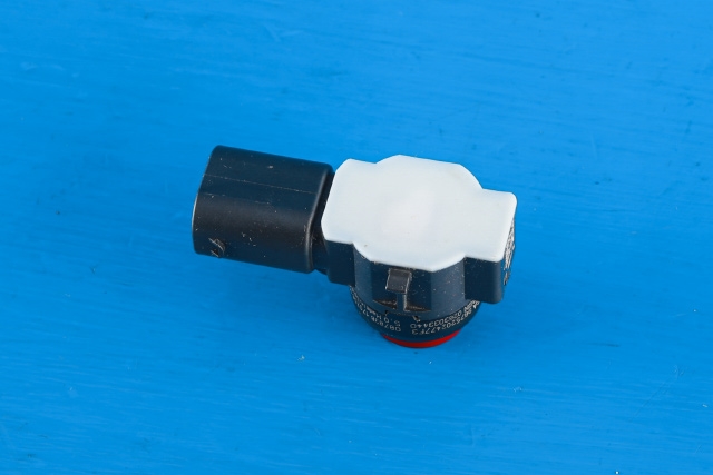 Parkeringssensor foran til Peugeot 308 2013-2021 (Type II) (PEUGEOT|96 752024 77|)