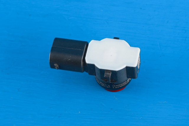Parkeringssensor foran til Peugeot 308 2013-2021 (Type II)  (PEUGEOT|96 752024 77|)