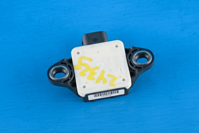 Sensor diverse til Mercedes EQV 2020-->> (W447) (W447) (BOSCH|0 265 011 145|A 000 905 51 11|)