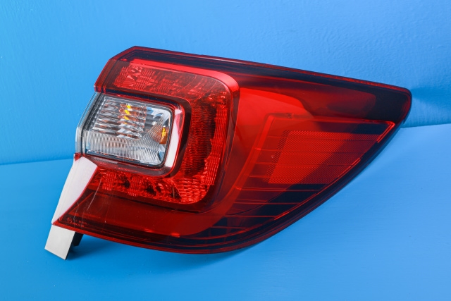 Baklykt høyre ytre til Subaru Outback 2015-2020 (Type V)