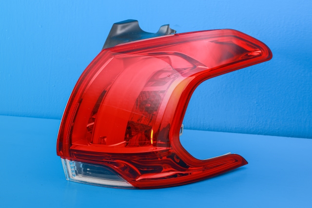 Baklykt høyre ytre til Peugeot 2008 2013-2019 (Type I) (PEUGEOT|96 780743 80|)