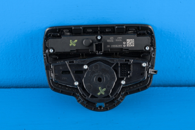 Bryter lys til Mercedes EQV 2020-->> (W447) (W447) (MERCEDES|A 205 905 18 10|)