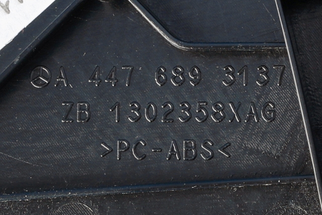 Dashbord diverse til Mercedes EQV 2020-->> (W447) (W447) (MERCEDES|A 447 689 31 37|)