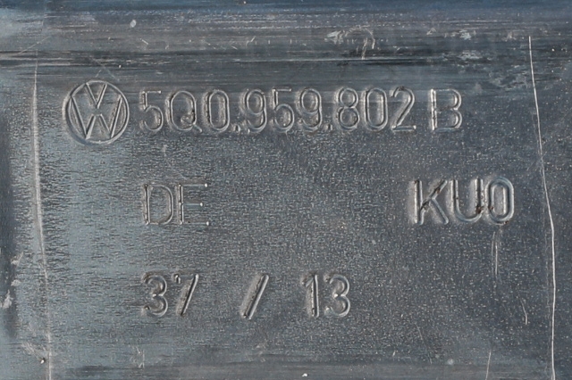 Ruteheis, kun motor, venstre foran til Audi A3 2012-2016 (Type III, Fase 1) (BOSCH|0 130 822 716|5Q0 959 802 B|)