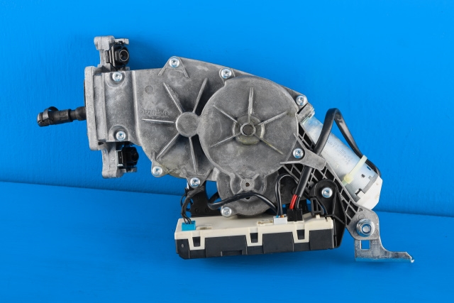 Baklukeåpner motor til Mercedes E-Klasse 2009-2013 (Fase 1) (W212) (W212) (MERCEDES|A 212 820 35 42|)