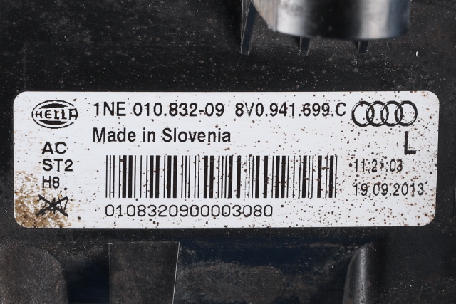 Tåkelykt venstre foran til Audi A3 2012-2016 (Type III, Fase 1)  (HELLA|1NE 010 832-09|8V0 941 699 C|)