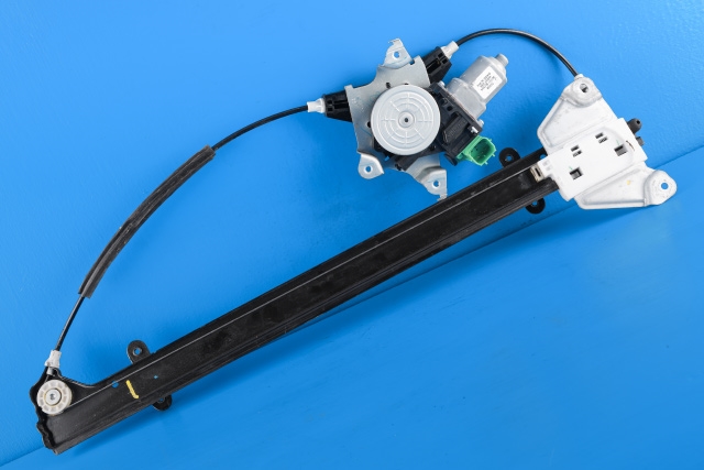 Ruteheis venstre foran til Nissan E-NV200, 2014-->>  (NISSAN|80701-BJ30B)