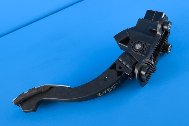 Pedal gass til Mitsubishi Outlander 2015-->> (Type III, Fase 2)  (MITSUBISHI|1600A180|)