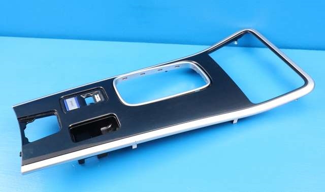 Dashbord diverse til Mitsubishi Outlander, 2015-->> (Type III, Fase 2)
