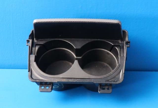 Dashbord koppholder til Mitsubishi Outlander 2015-->> (Type III, Fase 2)