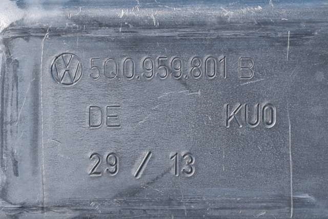 Ruteheis høyre foran til Audi A3 2012-2016 (Type III, Fase 1)  (VAG|8V3 837 462 A|)