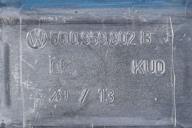 Ruteheis venstre foran til Audi A3 2012-2016 (Type III, Fase 1)  (VAG|8V3 837 461 A|)