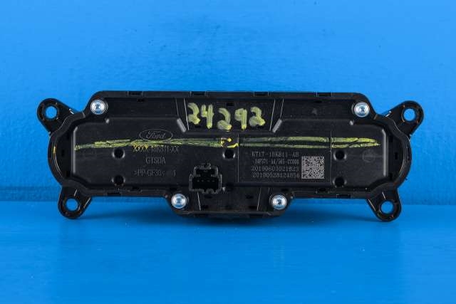 Bilstereo betjeningspanel til Ford Transit Connect 2018-->> Type II, Fase 2  (FORD|KT1T-18K811-AB|)