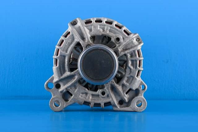Dynamo diesel til Škoda Octavia 2017-2020 (Type III, Fase 2) (BOSCH|F 000 BL0 8X6|04L 903 021 G. 14 VOLT - 140 AMP|)