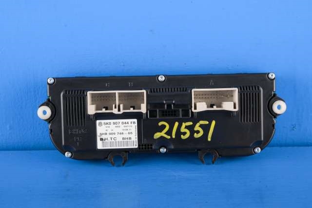 Varmeapparat betjening til VW Passat 2011-2015 (B7) (B7) (HELLA|5HB 009 746-65|5K0 907 044 FB|)