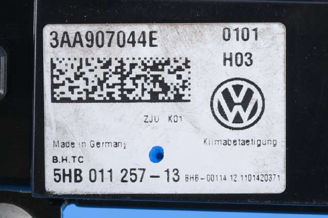 Varmeapparat betjening til VW Passat 2011-2015 (B7) (B7) (HELLA|5HB 011 257-13|3AA 907 044 E|)
