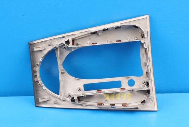 Dashbord diverse til Mercedes E-Klasse 2002-2006 (Fase 1) (W211) (W211) (MERCEDES|A 211 680 23 36|)