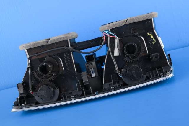 Dashbord friskluftdyse midtkonsoll til Audi Q3 2015-2018 (Type I, Fase 2)  (VAG|8U1 820 951 C|)