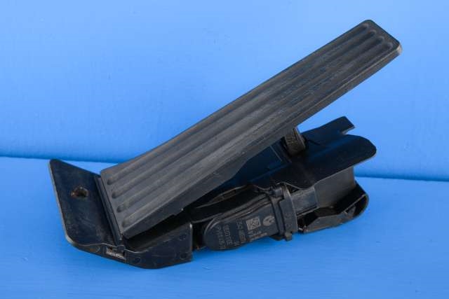 Pedal gass til BMW 1-Serie, 2015-2019 (Fase 2) (F20/F21) (F20/F21) (HELLA|6PV 010 435-32)