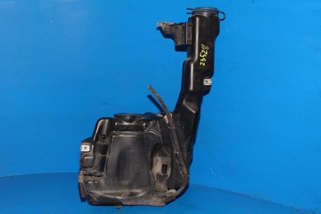 Spylertank foran til Mercedes C-Klasse 2011-2014 (Fase 2) (W204) (W204) (MERCEDES|A 204 860 21 60|)