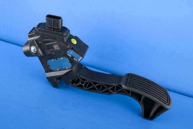 Pedal gass til Toyota RAV4, 2016-2019 (Type IV, Fase 2)  (TOYOTA|78110-0W040)