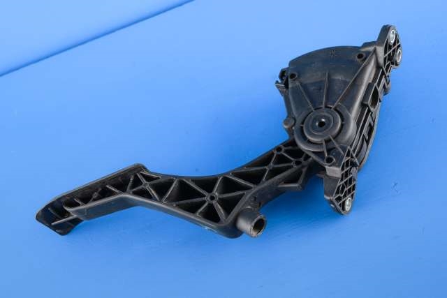 Pedal gass til VW Transporter / Caravelle 2009-2015 (Fase 2) (T5) (T5) (HELLA|6PV 008 496-33|7H1 721 503 G|)