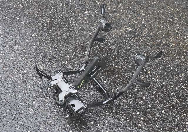 MC, Brakett front til MC Kawasaki ZR-7 1999-2003  