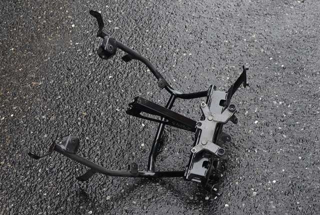 MC, Brakett front til MC Kawasaki ZR-7 1999-2003  