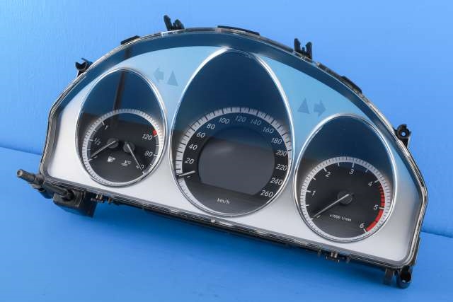 Instrumentpanel til Mercedes C-Klasse 2007-2011 (Fase 1) (W204) (W204) (MERCEDES|A 204 900 38 02|)