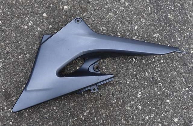 MC, Deksel, side høyre til MC Kawasaki ZR-7, 1999-2003  