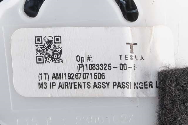 Dashbord friskluftdyse høyre til Tesla Model 3 2018-2023 (Fase 1)  (TESLA|1083325-00-F|)