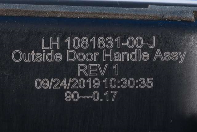 Dørhåndtak utv venstre bak til Tesla Model 3 2018-2023 (Fase 1)  (TESLA|1081831-00-J|)