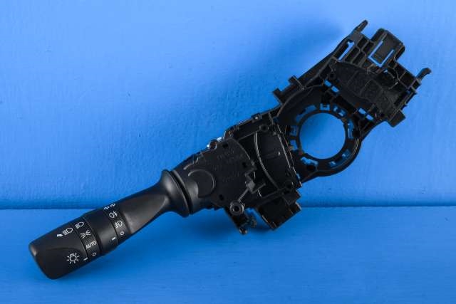 Bryter blink til Toyota Auris, 2015-2019 (Type II, Fase 2)  (TOYOTA|02720-17F852)