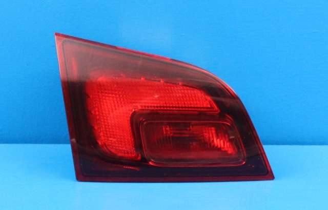 Baklykt venstre indre til Opel Astra J 2010-2015 (GM|13 314 054|)