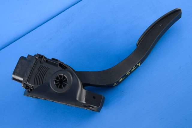 Pedal gass til Ford Fiesta 2013-2017 (Type VI, Fase 2) (HELLA|6PV 009 517-20|8V21-9F836-AB|)