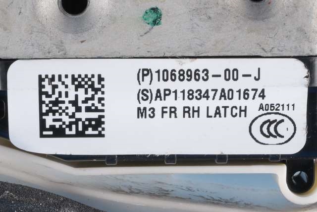 Låsekasse høyre foran til Tesla Model 3 2018-2023 (Fase 1)  (TESLA|1068963-00-J|)
