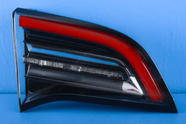 Baklykt venstre indre til Tesla Model 3, 2018-2023 (Fase 1)